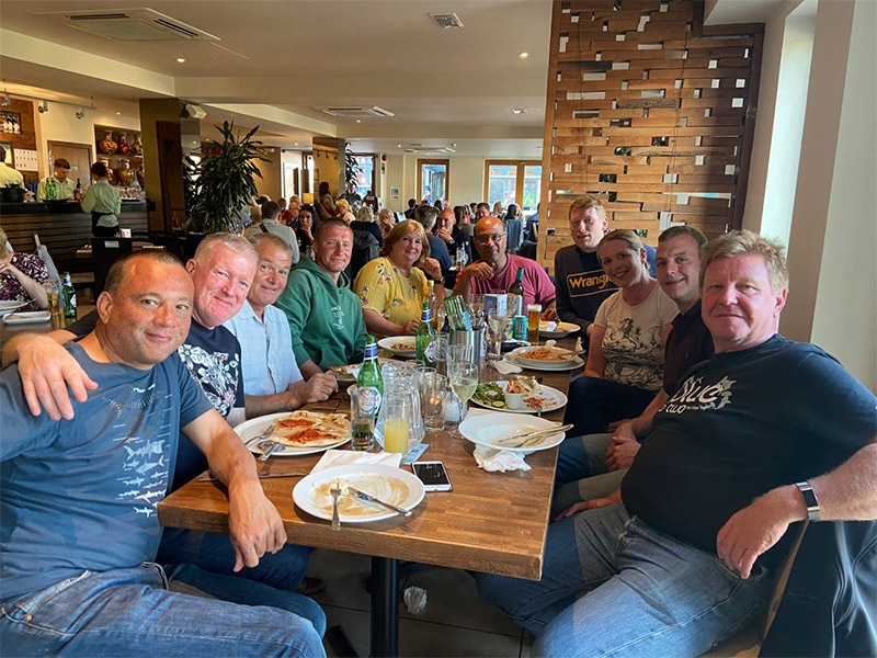 TSAC members enjoy a drink and a meal after the Weymouth dive.